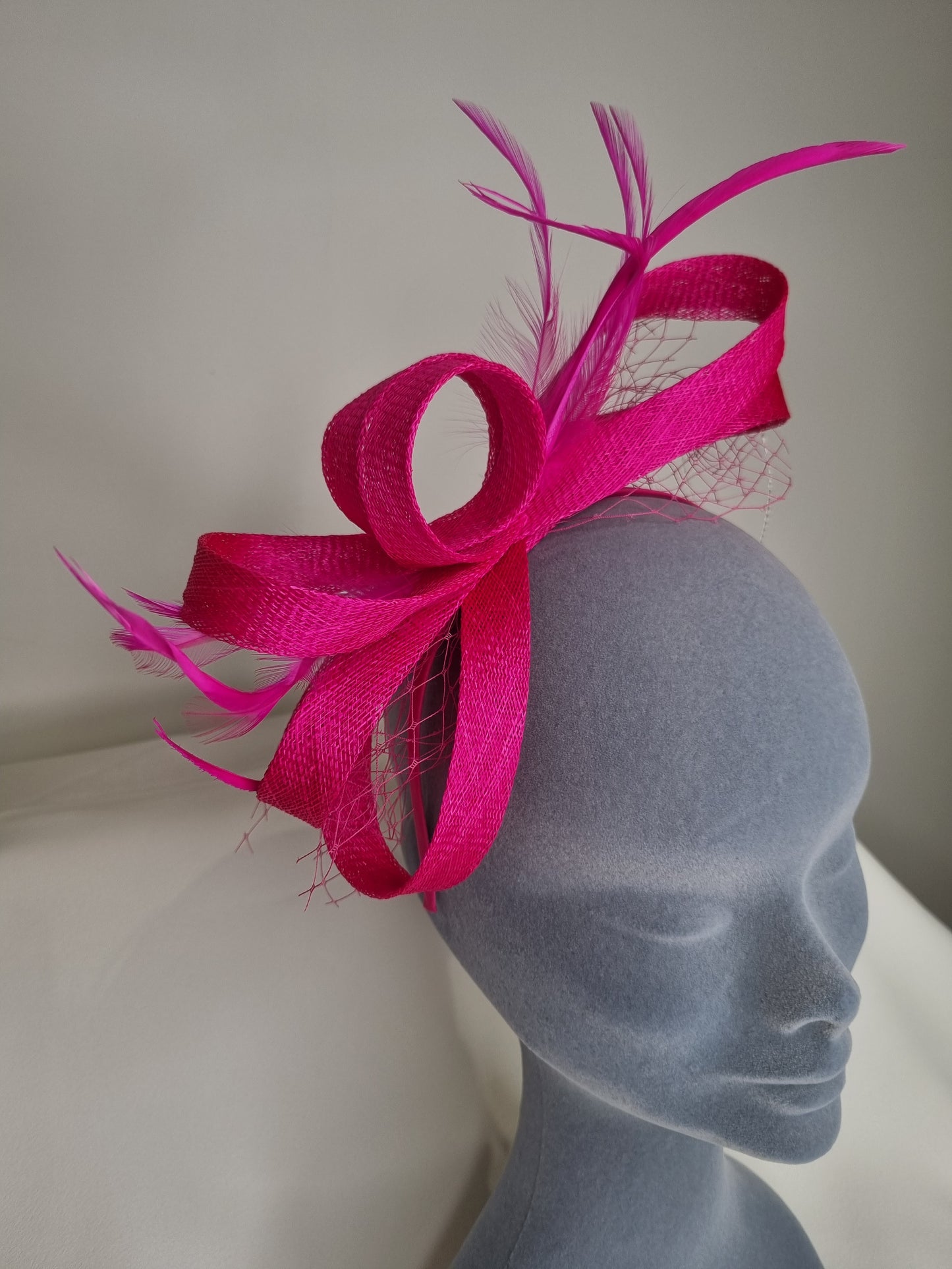 Pink fascinator D33