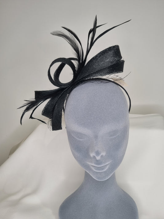 Black Fascinator/Headpiece-D33