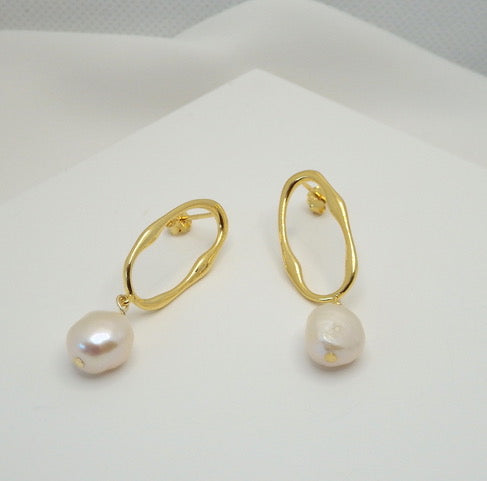 Azure Freshwater Pearl Geometric Oval Drop Gold Earrings