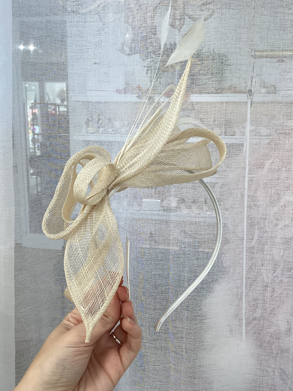 DRB. Cream Fascinator/Headpiece With Ribbon Flower & Feathers~D02