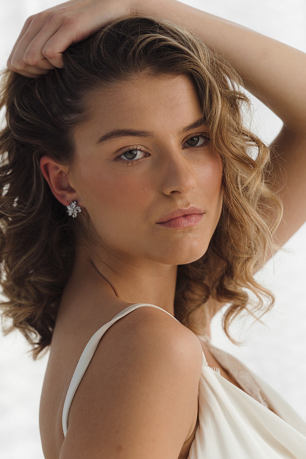 Jade Oi Lily | 18K White Gold Rhinestone Starburst Stud Bridal Earrings