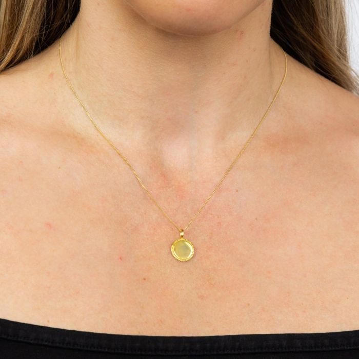GKO Gold Engravable Millegrain Pendant and Chain
