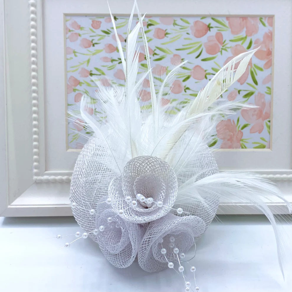 Small Fascinators With Feathers & Flowers(D1)