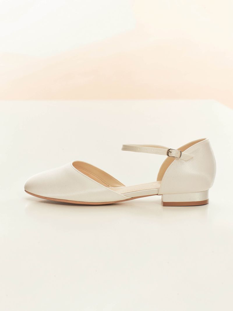 Avalia Sissi Bridal Closed Toe Shoes