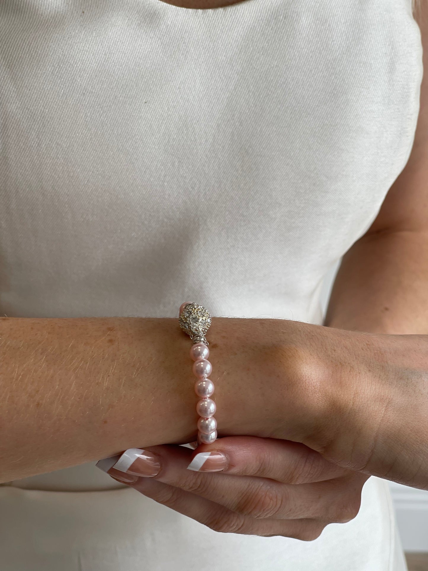 Azure Light Pink Pearl Bracelet - everly-acbf