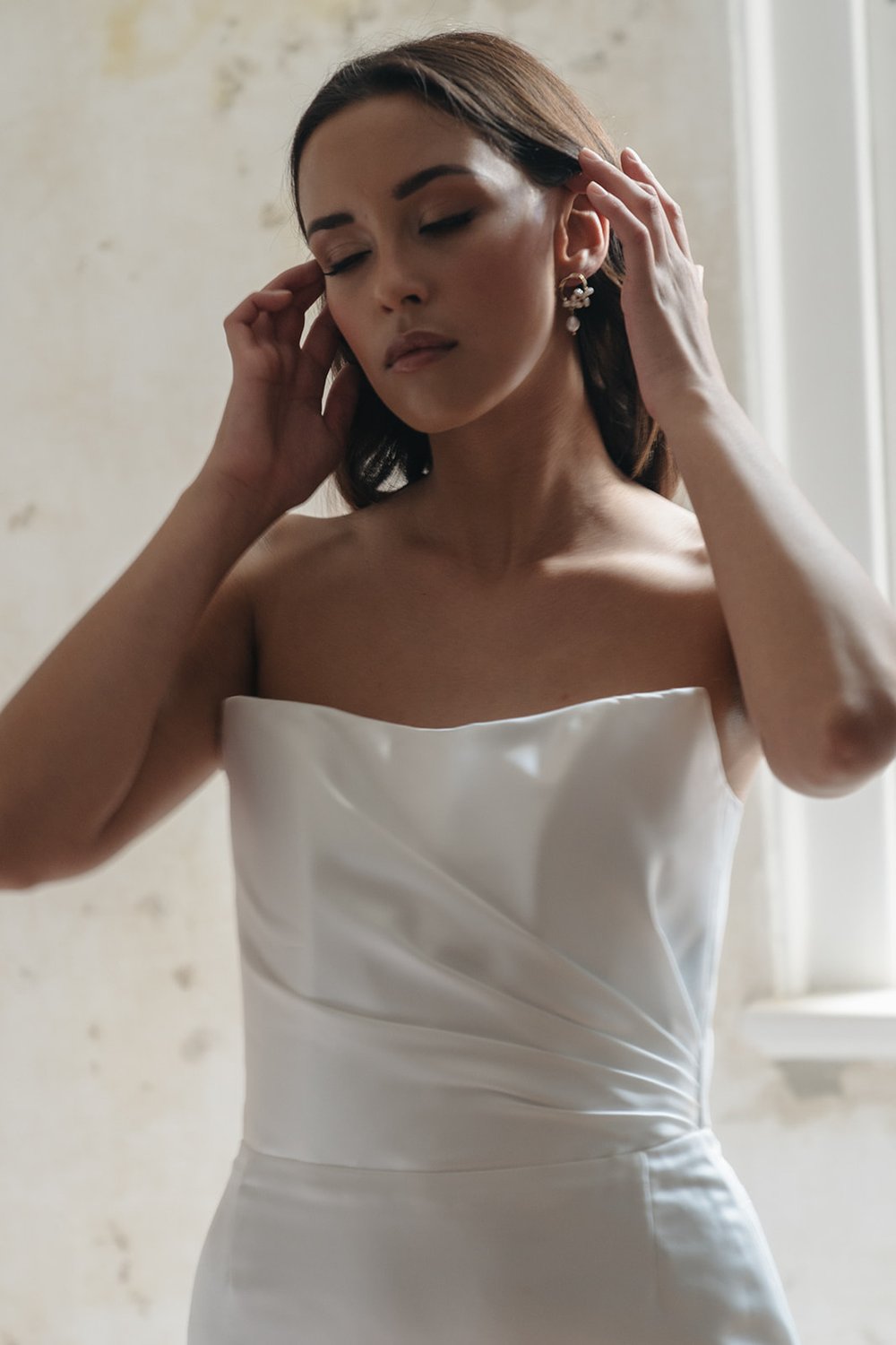 Jade Oi Florence | 14K Gold Pearl Clusters Drop Bridal Earrings