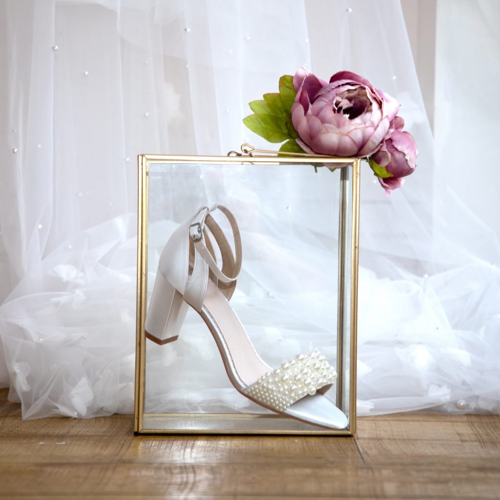 The perfect Bridal company Carrie - everly-acbf