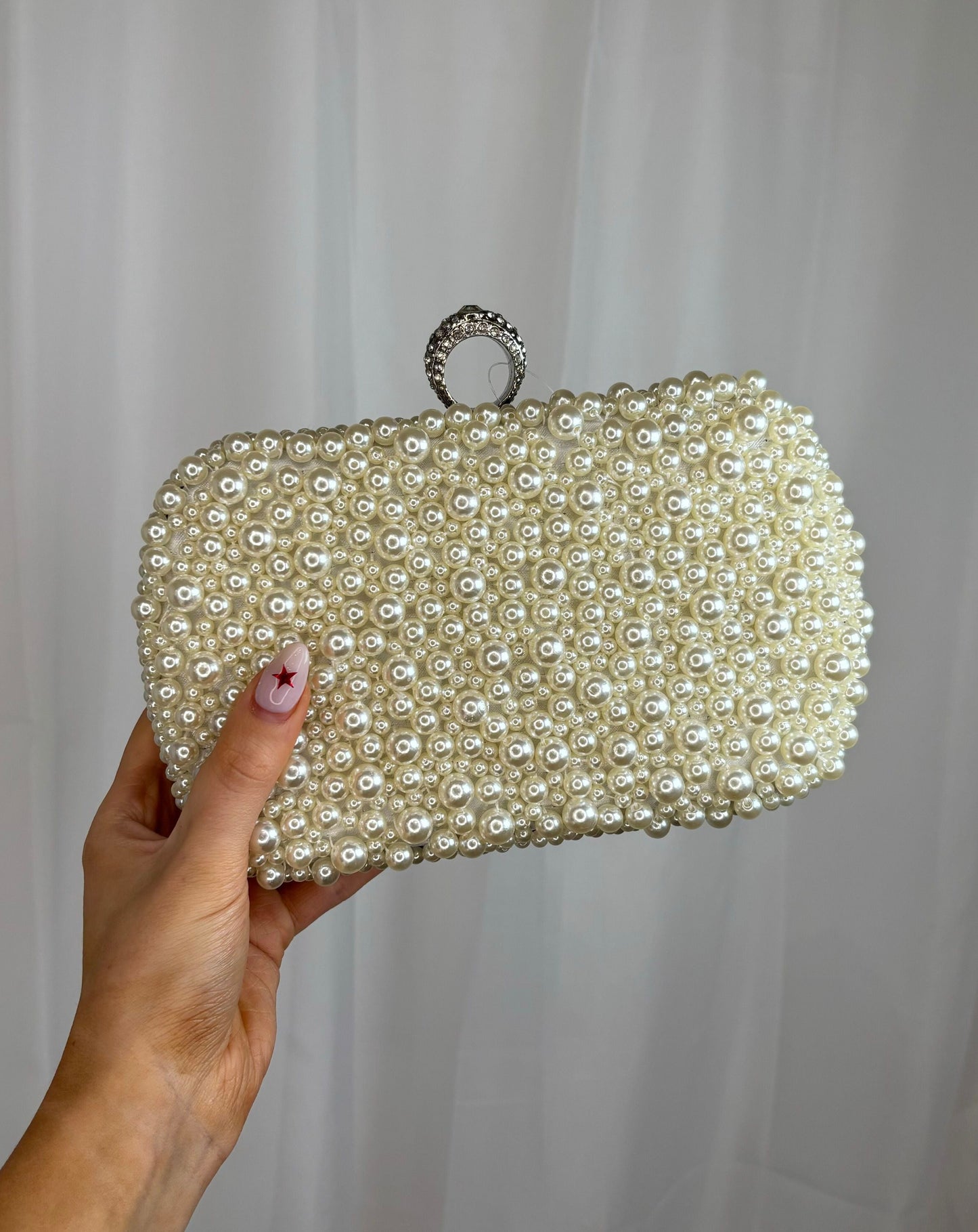 Pearl Bag in Silver Frame with round clasp