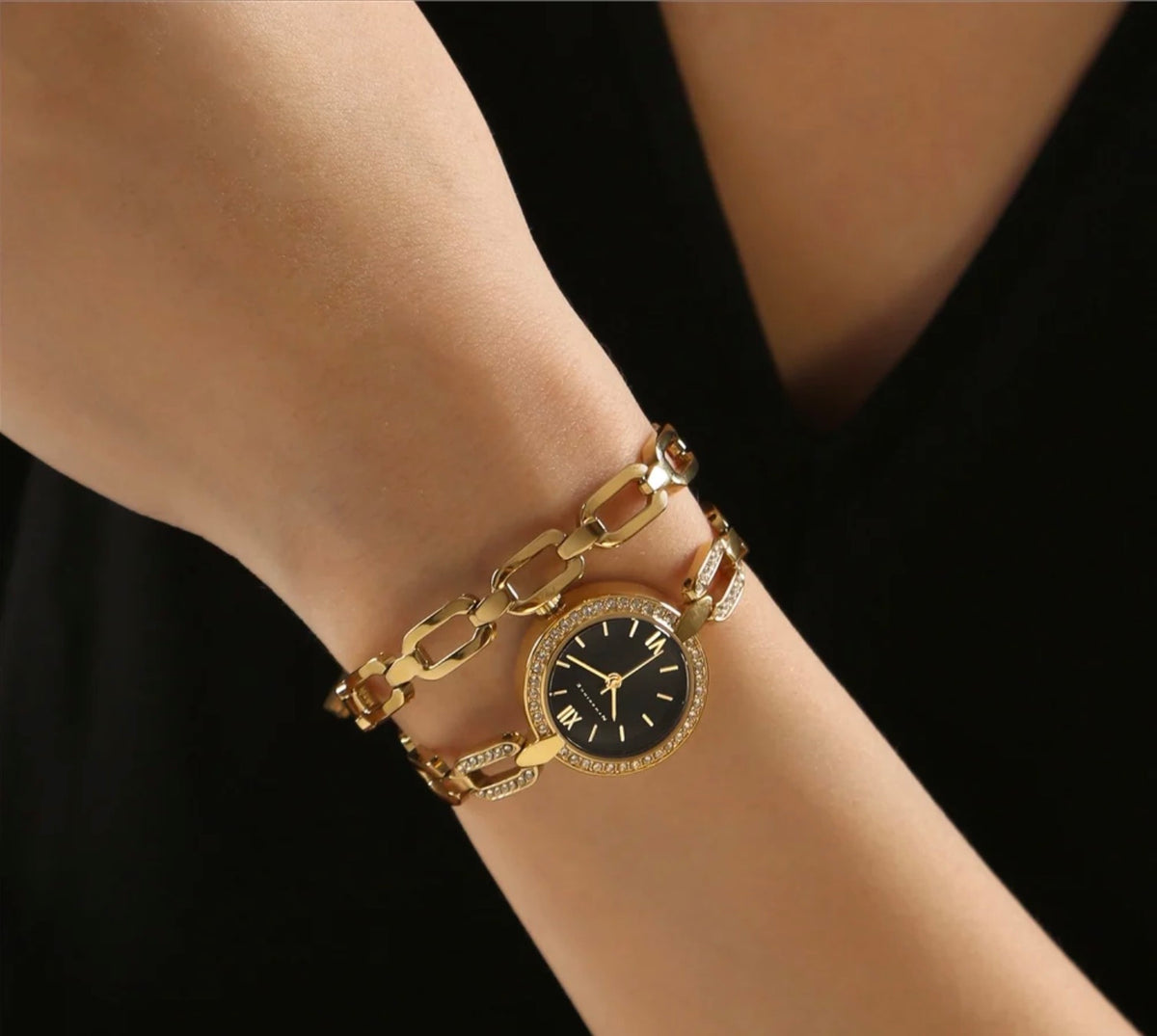 Newbridge Silverware Ladies Gold Watch With Black Face & Matching Bracelet