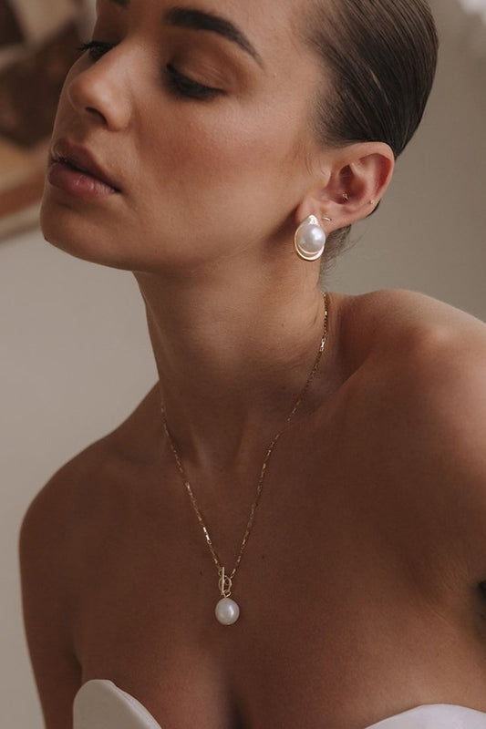 Jade Oi Wren Pearl Gold Tear Drop Bridal Stud Earrings
