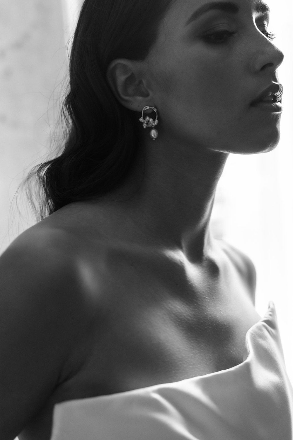 Jade Oi Florence | 14K Gold Pearl Clusters Drop Bridal Earrings