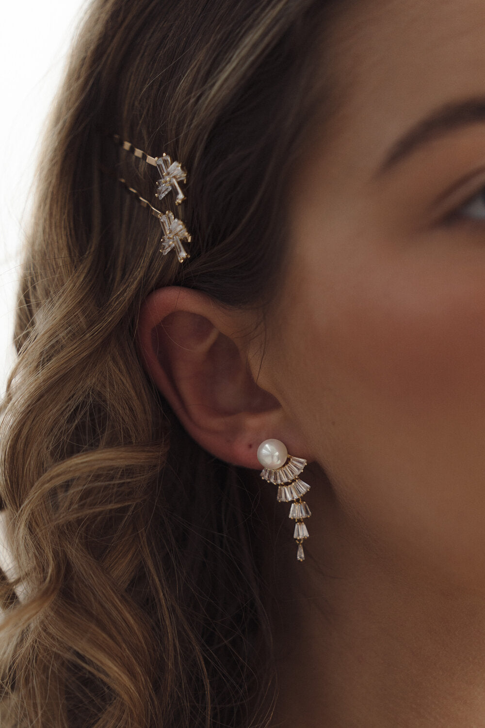 Jade Oi Brooks | 18K Gold Crystal Chandelier Pearl Drop Bridal Earrings