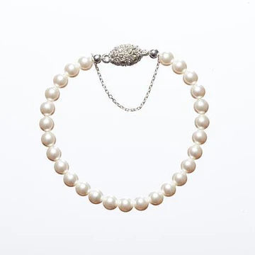 Azure White Pearl Wedding Bracelet - everly-acbf
